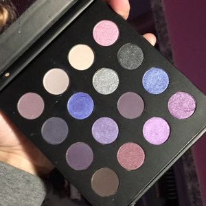 Bh cosmetics pallet
